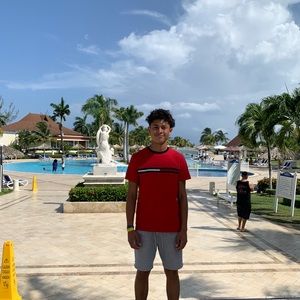 Meet your Posher, Isaac